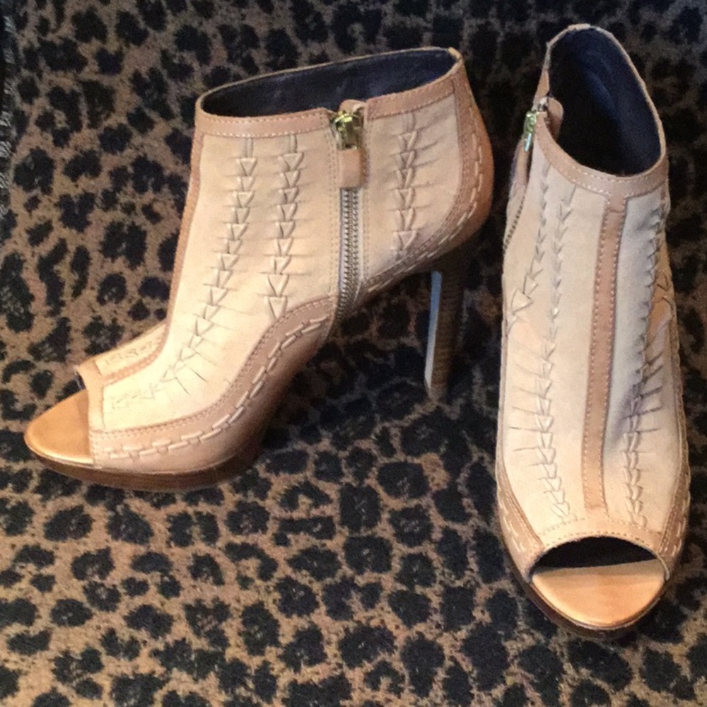 Vince Camuto tan suede and leather heels